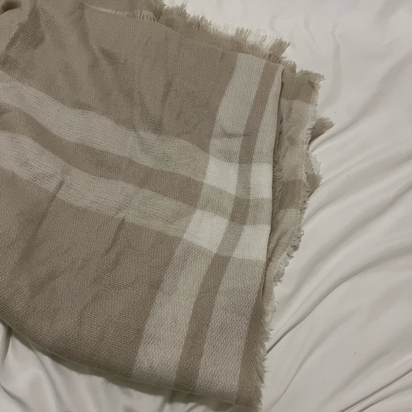 H&M blanket scarf - Picture 2 of 3